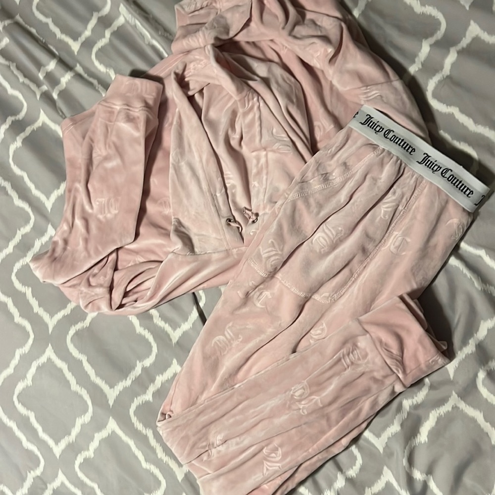 Juicy Couture velour sleepwear set in pink size large